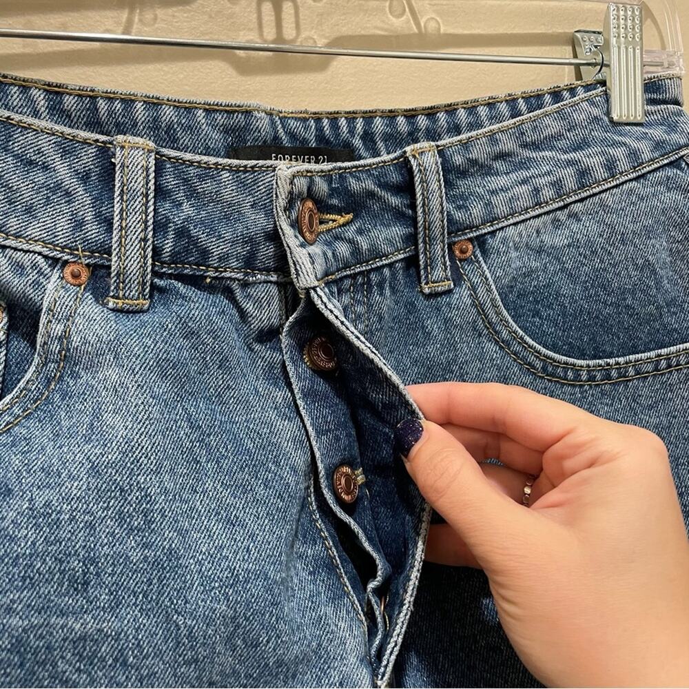 Forever 21 Cuffed Button Fly Denim Shorts Size 29 - Picture 6 of 9